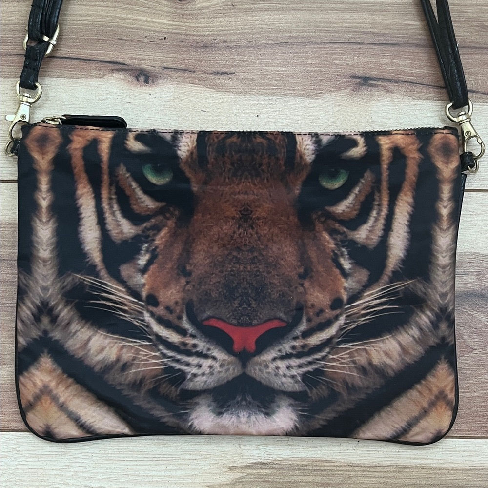 Eyes of the Tiger H&M Shoulder Bag